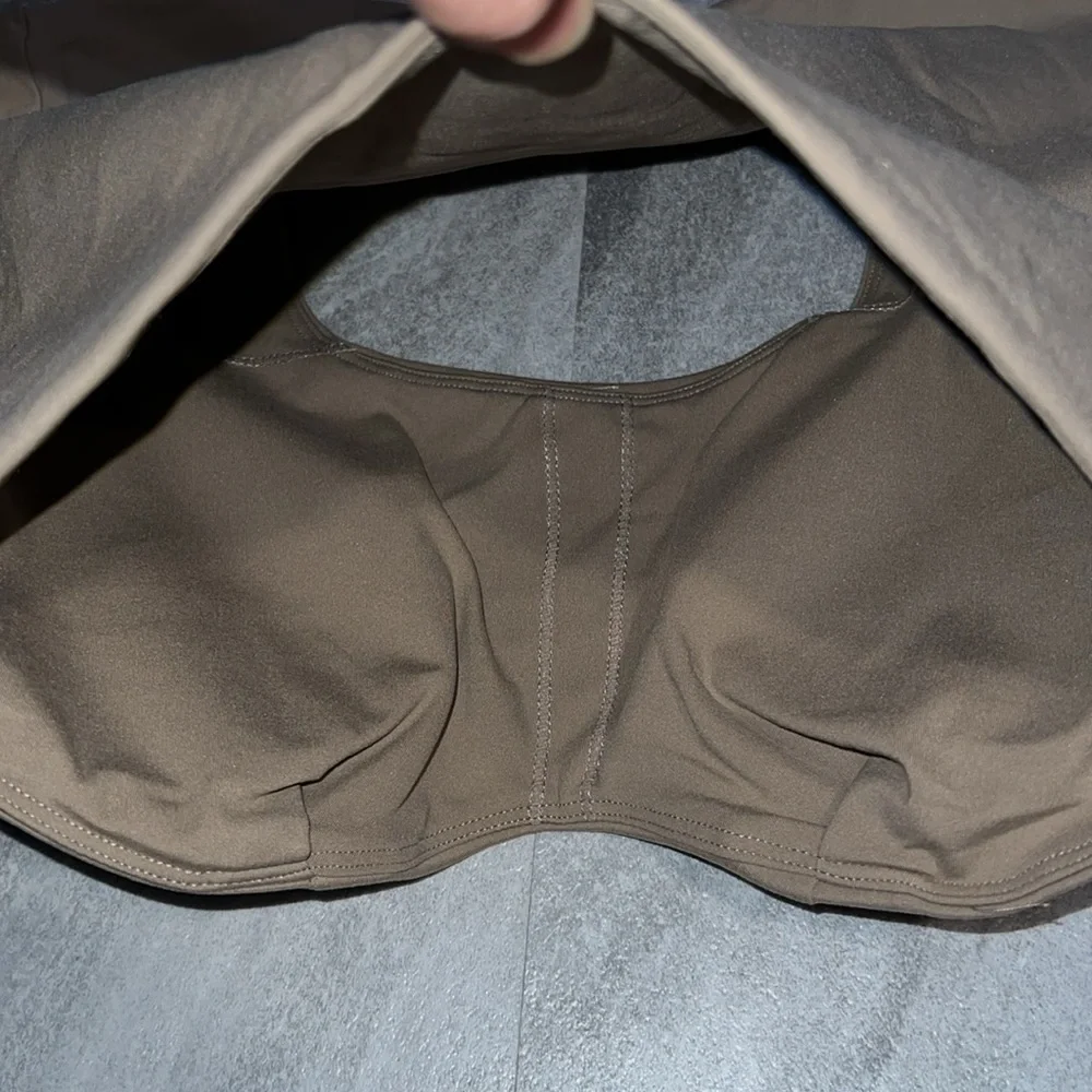 Effortless Contour Long Sleeve Crop Top desert taupe Large built in bra TLC - Picture 9 of 12